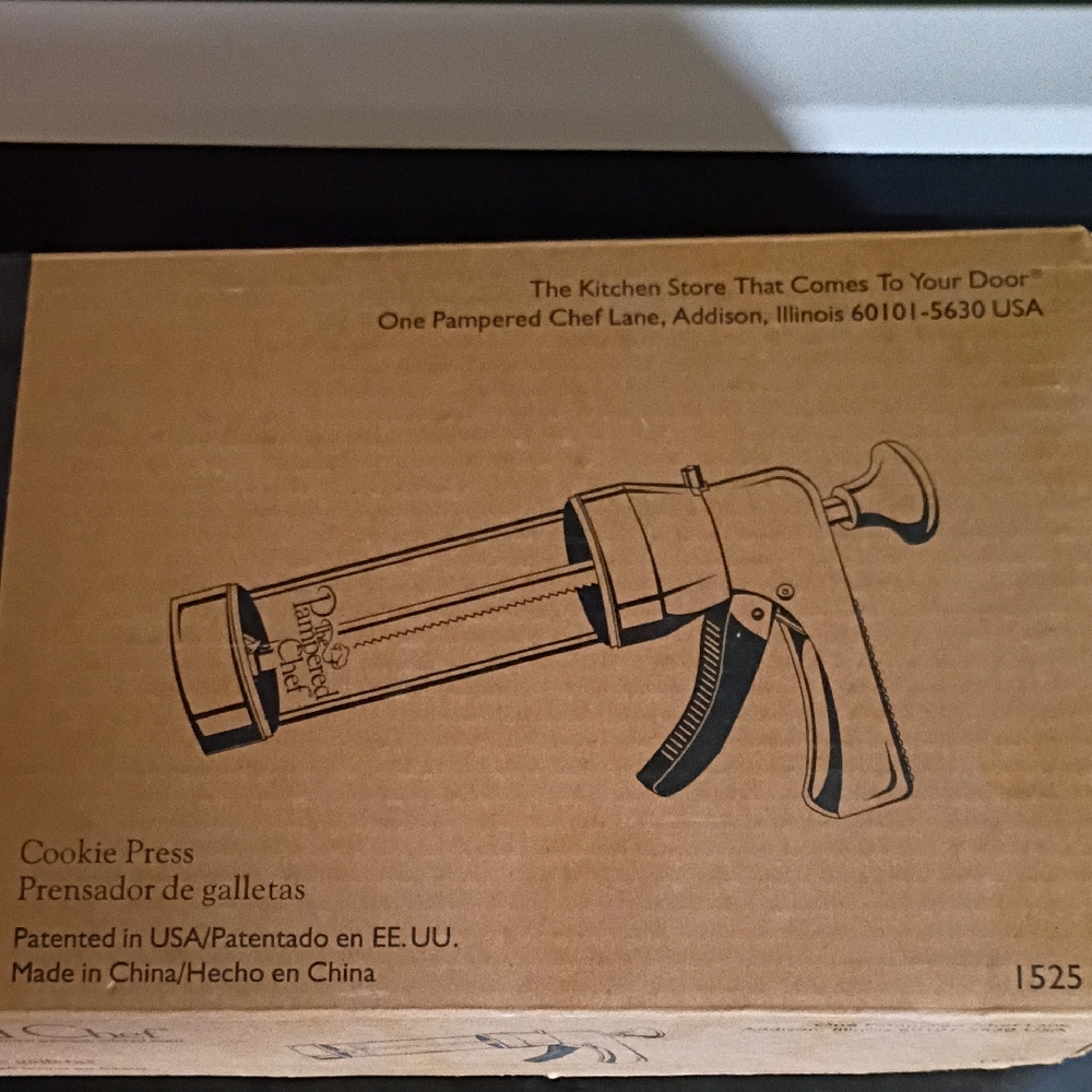 Pampered Chef Cookie Press - Brown Kraft Box Illustration
